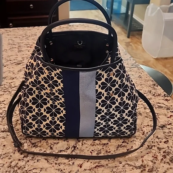 Kate Spade bag - Picture 2 of 8